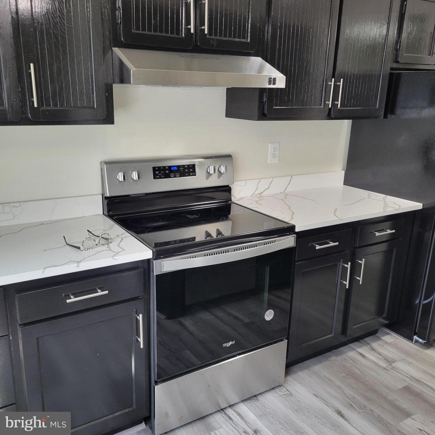 1126 Barnaby Terrace SE photo 17