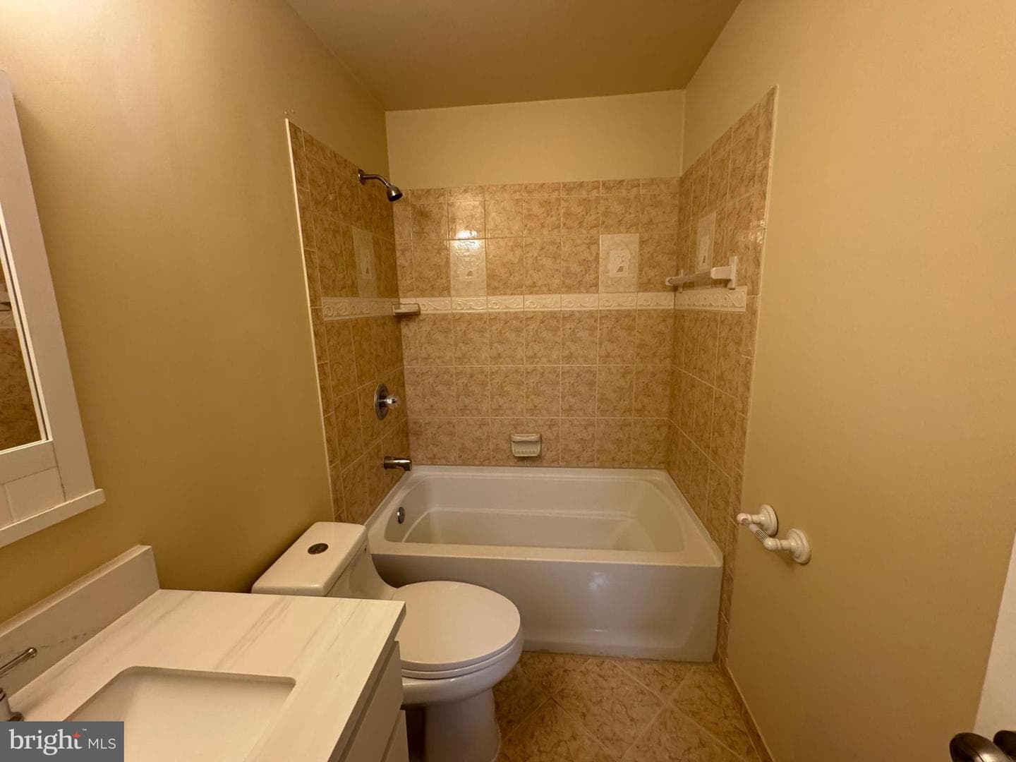 1126 Barnaby Terrace SE photo 36