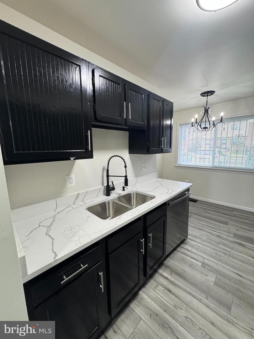 1126 Barnaby Terrace SE photo 46