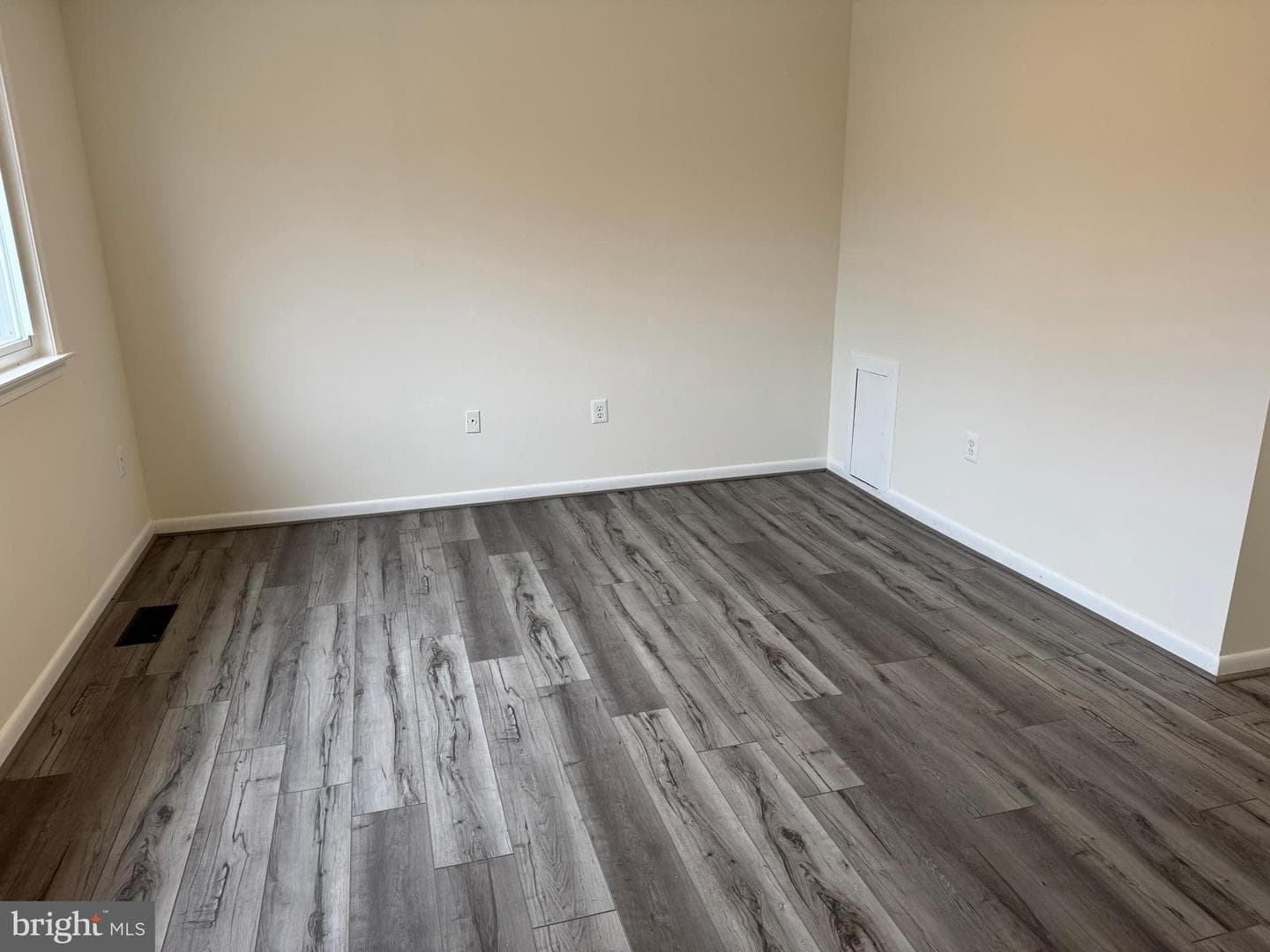 1126 Barnaby Terrace SE photo 73
