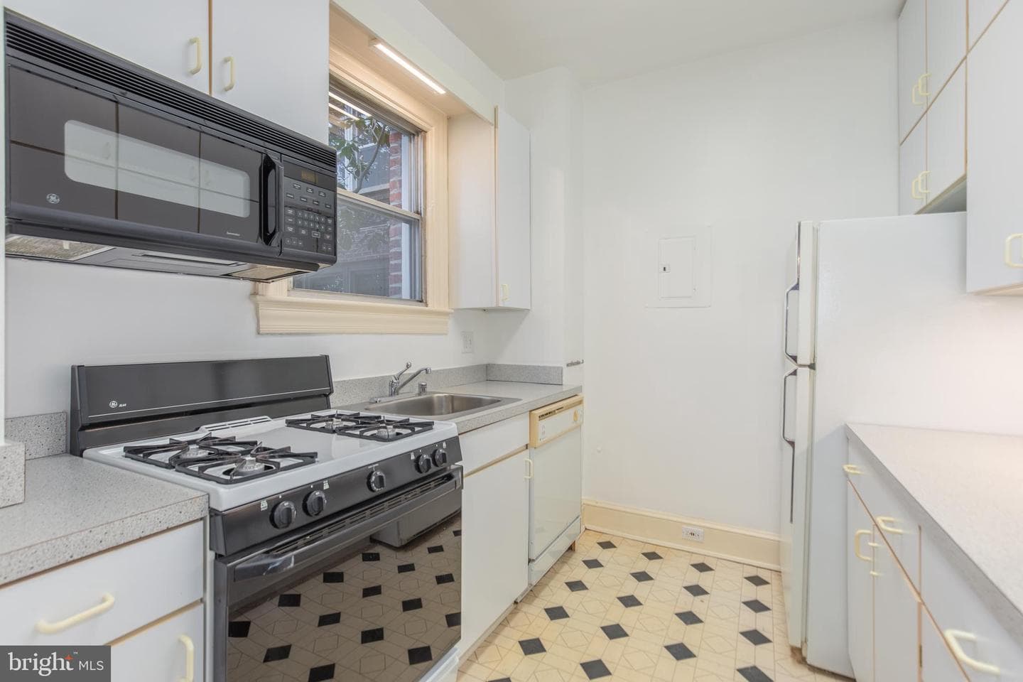 4000 Cathedral Avenue NW #346b photo 8