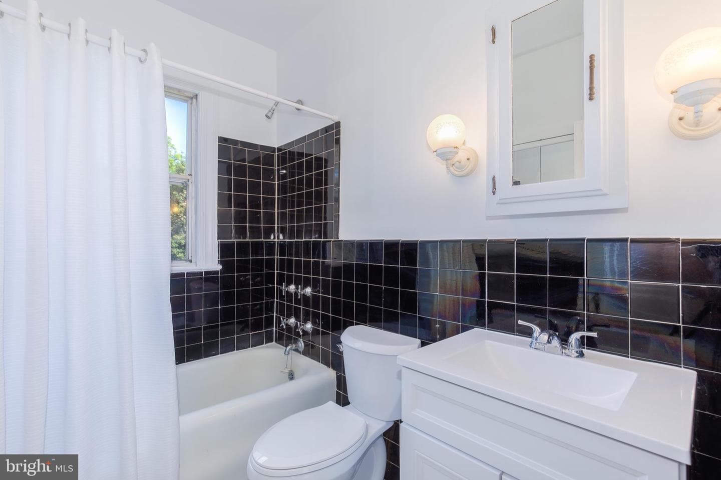 4000 Cathedral Avenue NW #203b photo 13