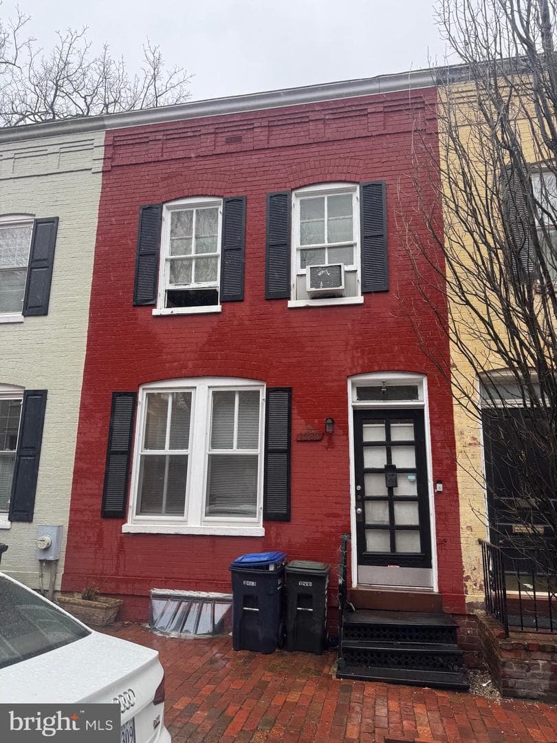1233 33rd Street NW