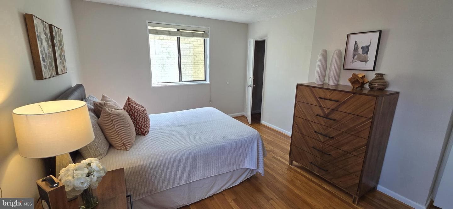 305 C Street NE #202 photo 21