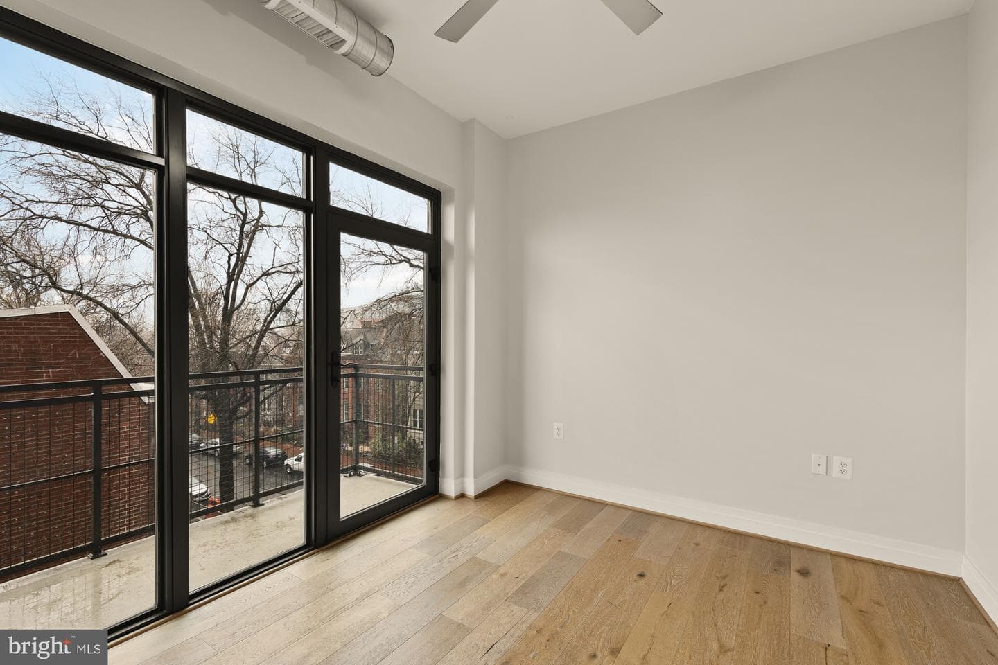 301 H Street NE #305 photo 14