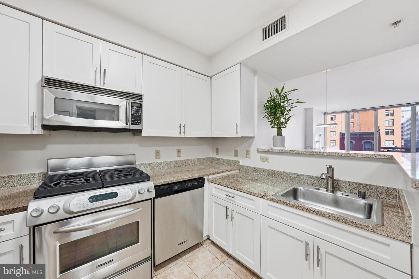 555 Massachusetts Avenue NW #311 photo 7