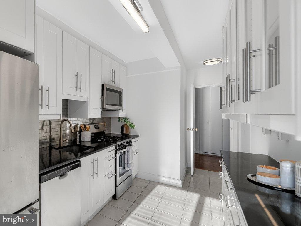 4201 Cathedral Avenue NW #905w photo 16