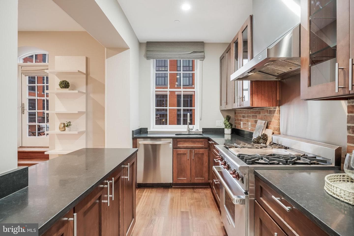 215 I Street NE #401 photo 18