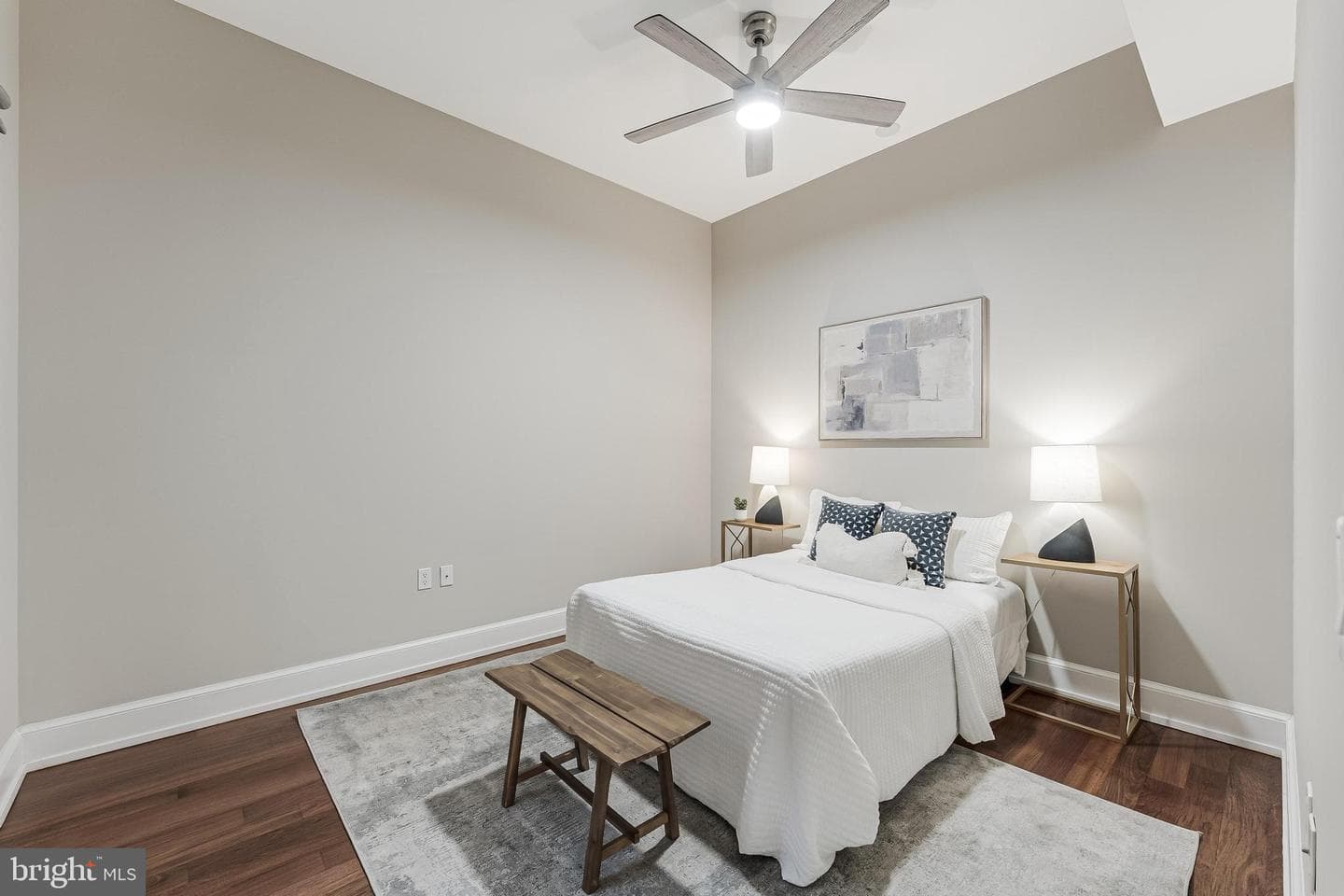 215 I Street NE #401 photo 30