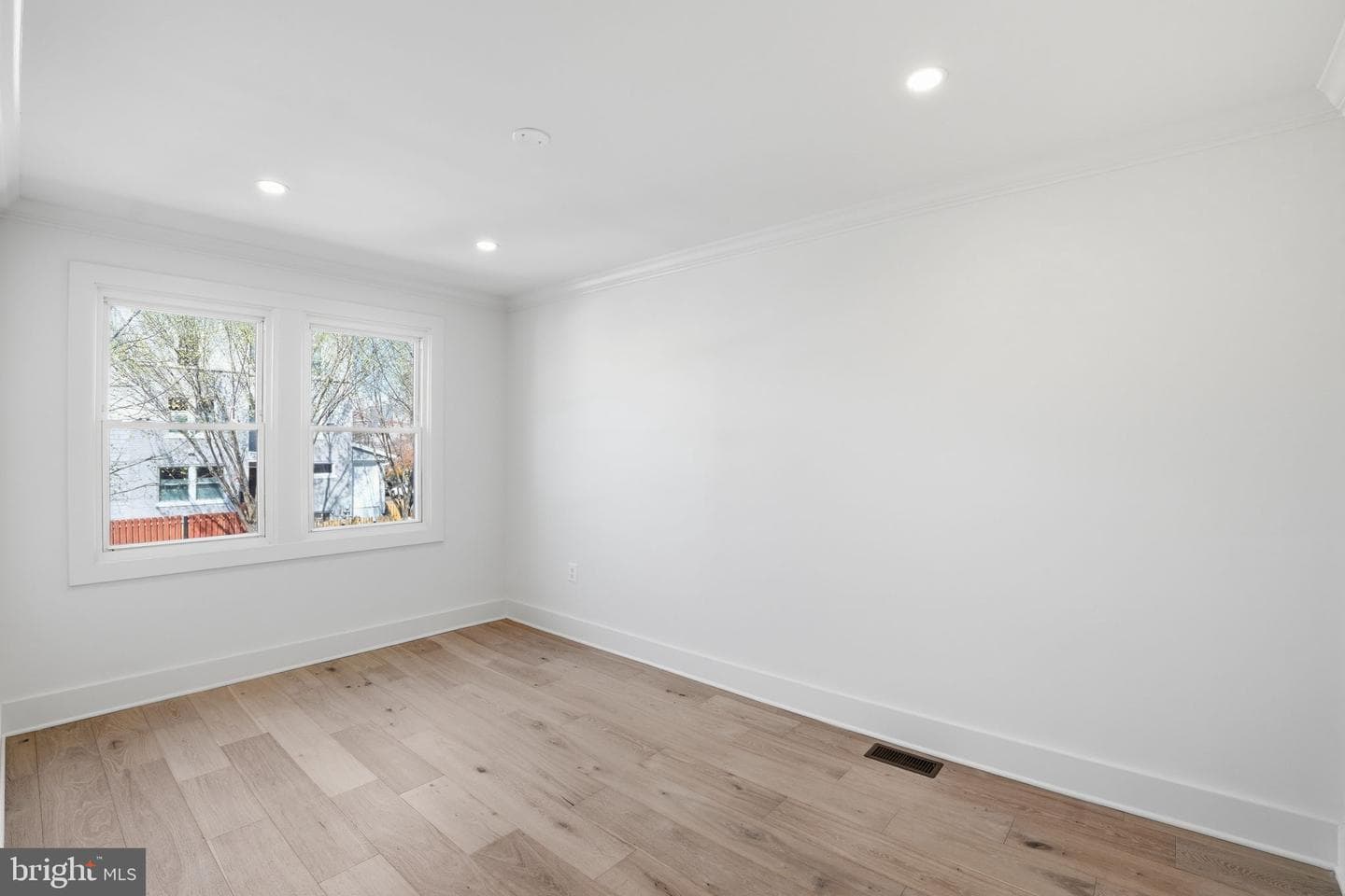 1739 Independence Avenue SE photo 24