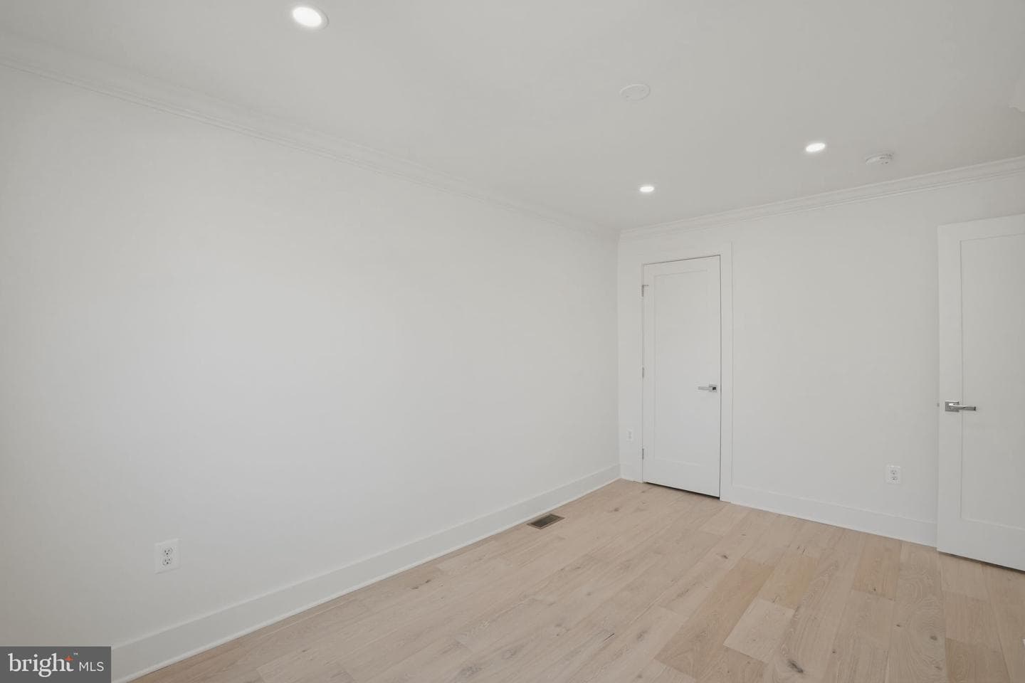 1739 Independence Avenue SE photo 26