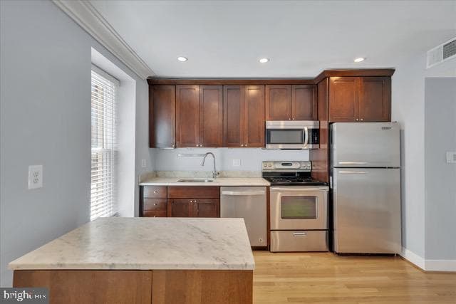 1620 Corcoran Street NW #b photo 9