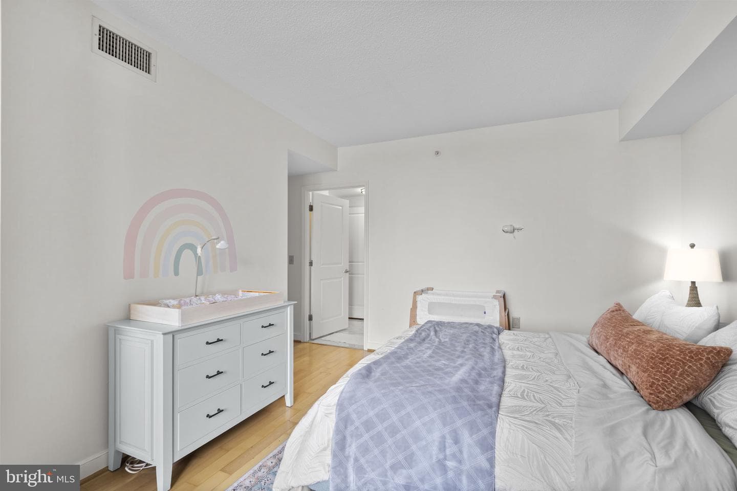 555 Massachusetts Avenue NW #616 photo 19