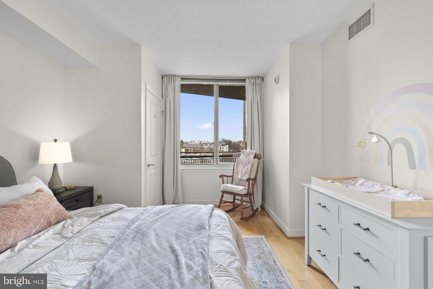 555 Massachusetts Avenue NW #616 photo 21