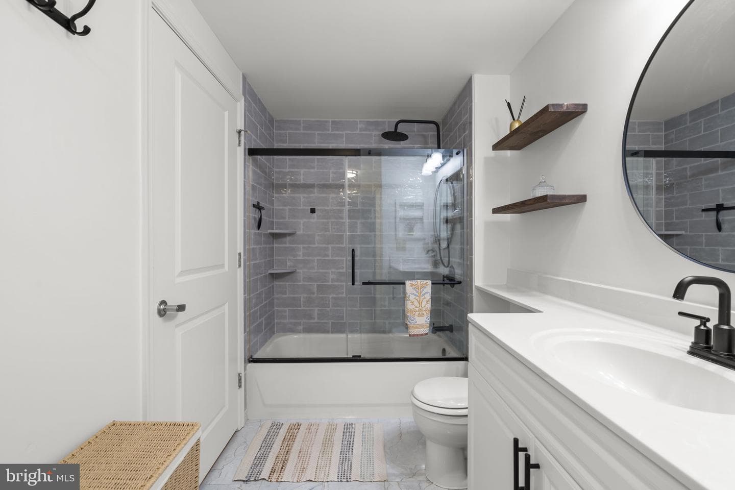 555 Massachusetts Avenue NW #616 photo 24
