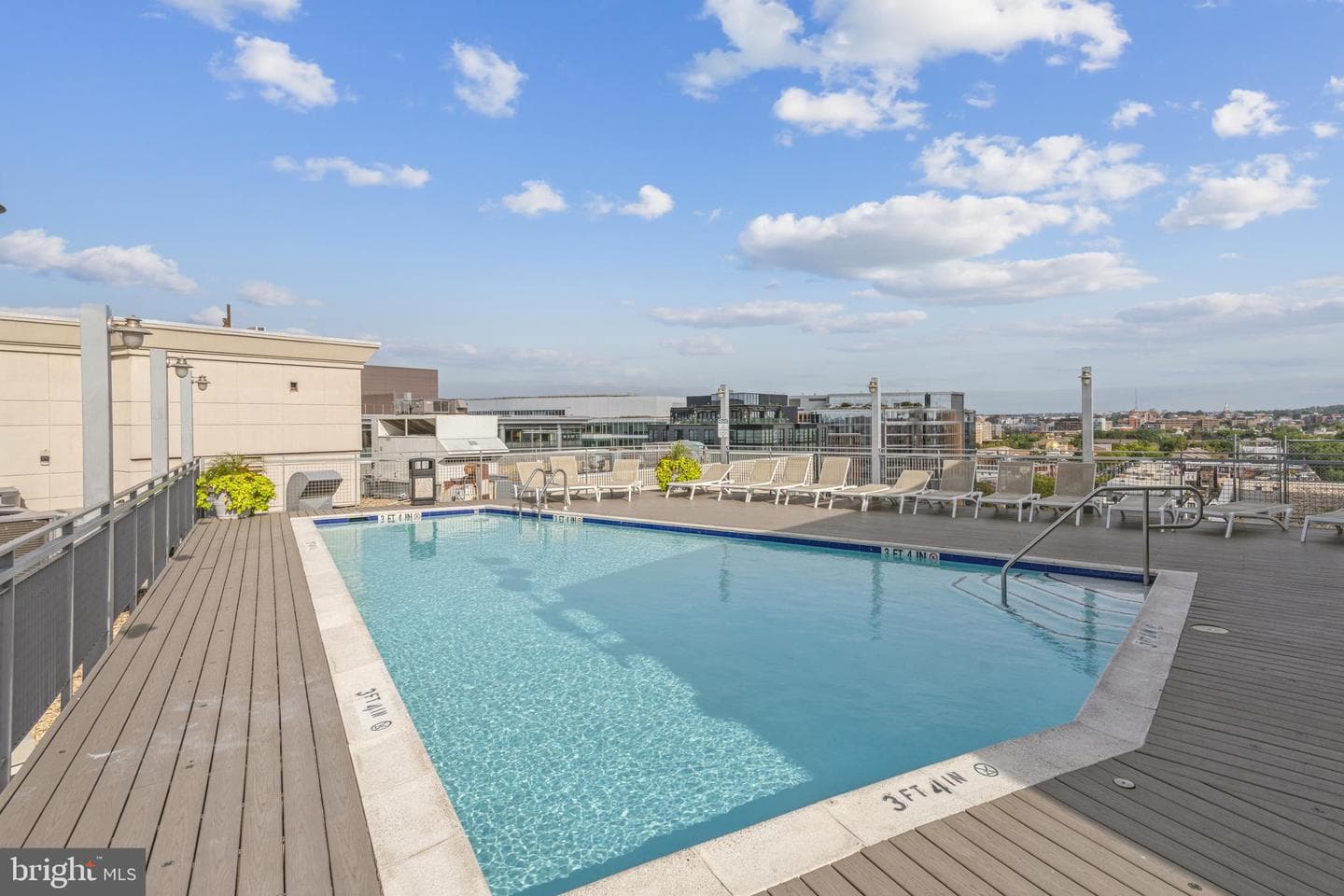555 Massachusetts Avenue NW #616 photo 37