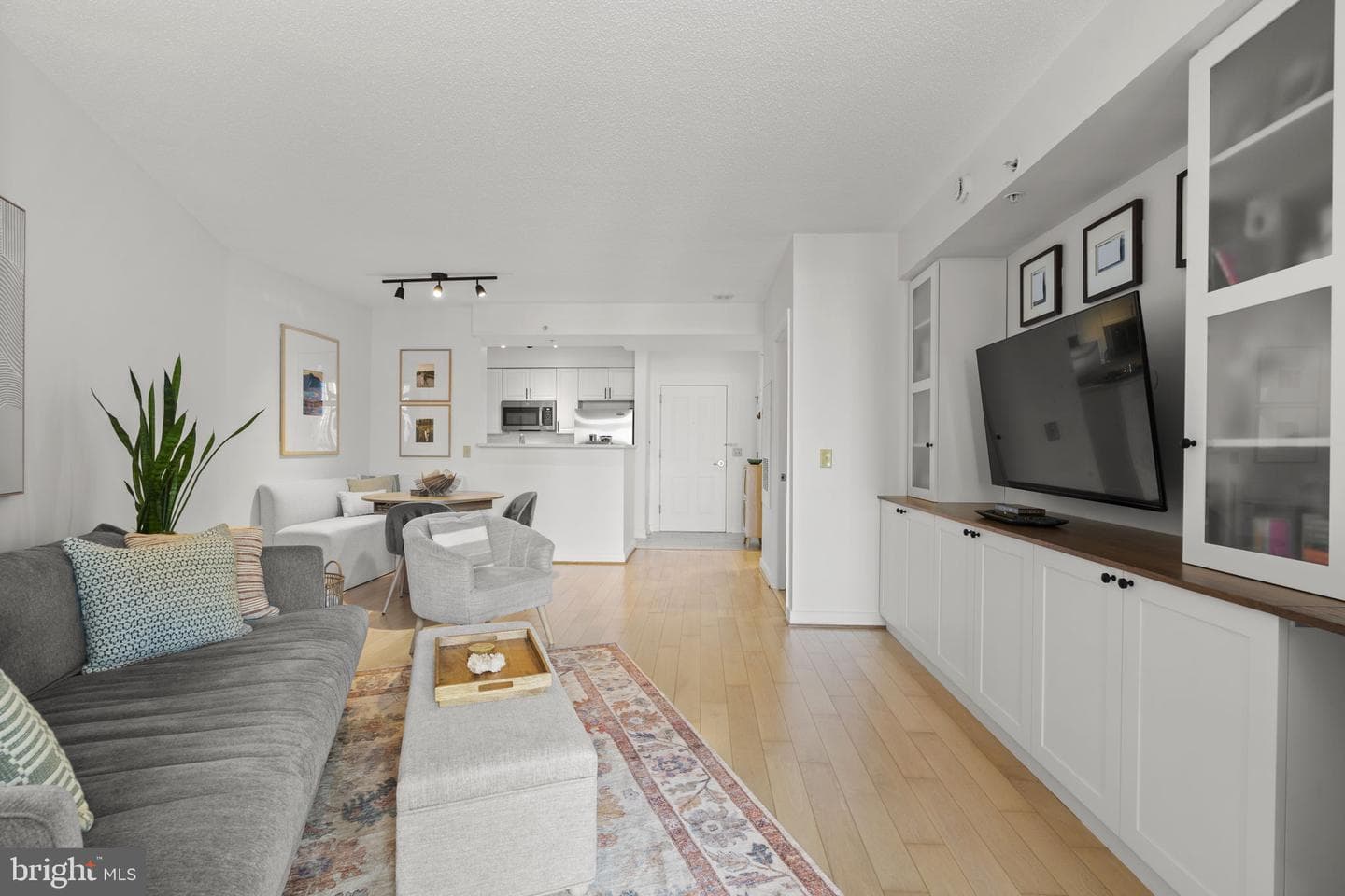 555 Massachusetts Avenue NW #616 photo 6