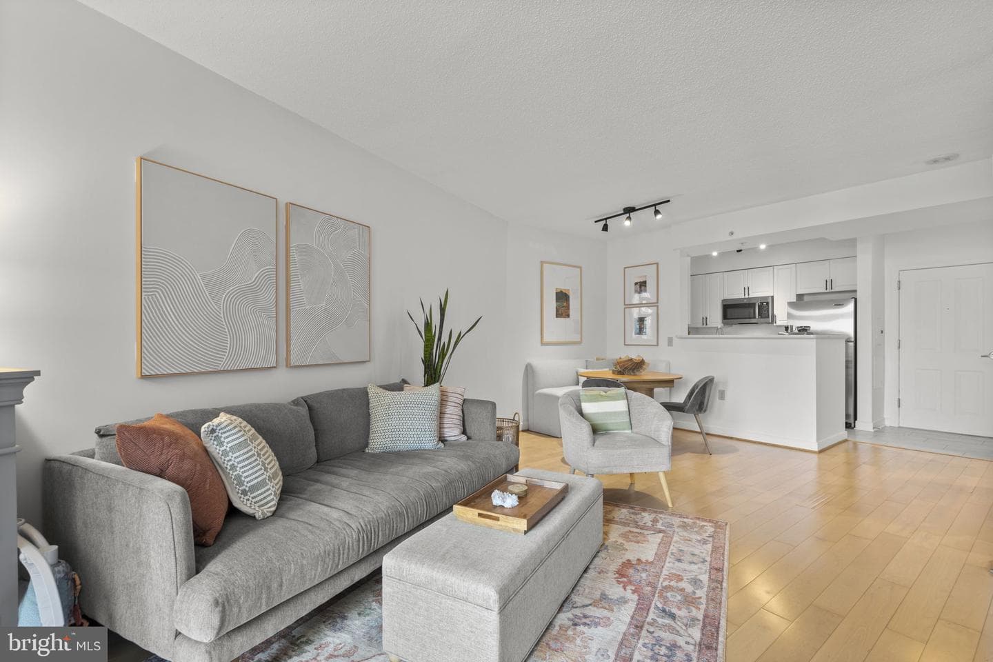 555 Massachusetts Avenue NW #616 photo 7