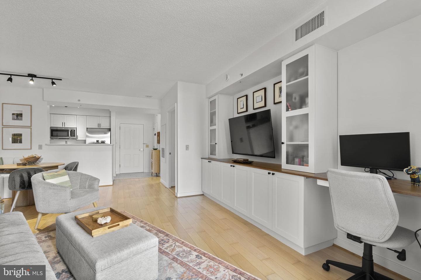 555 Massachusetts Avenue NW #616 photo 8