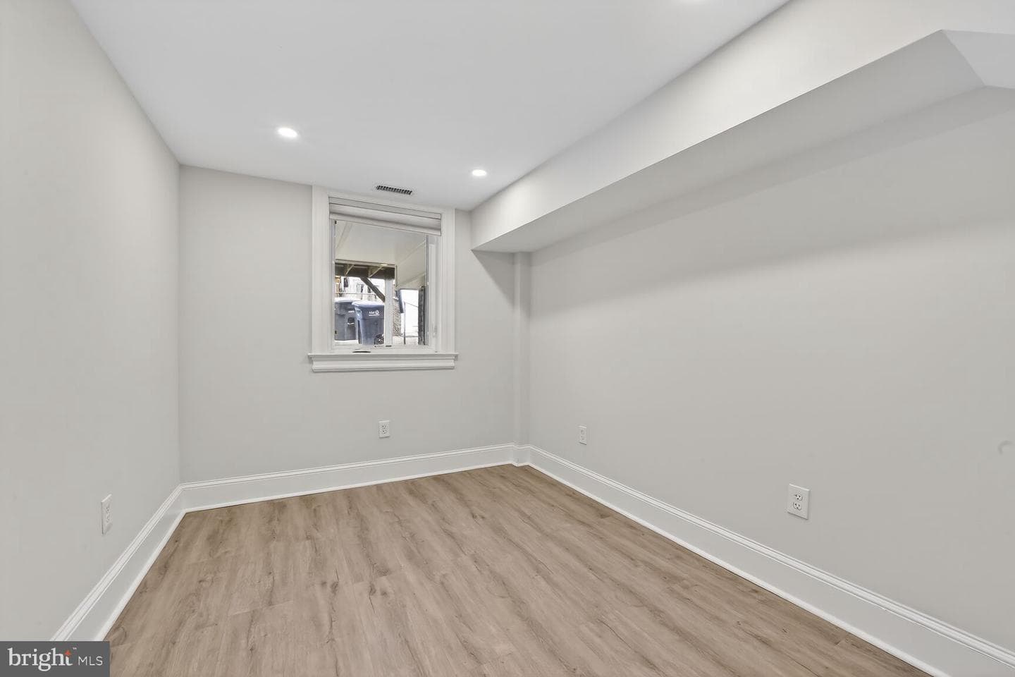 1242 Oates Street NE photo 16