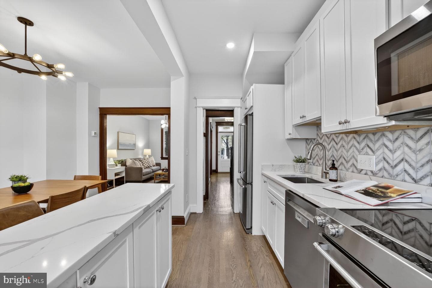 1242 Oates Street NE photo 3