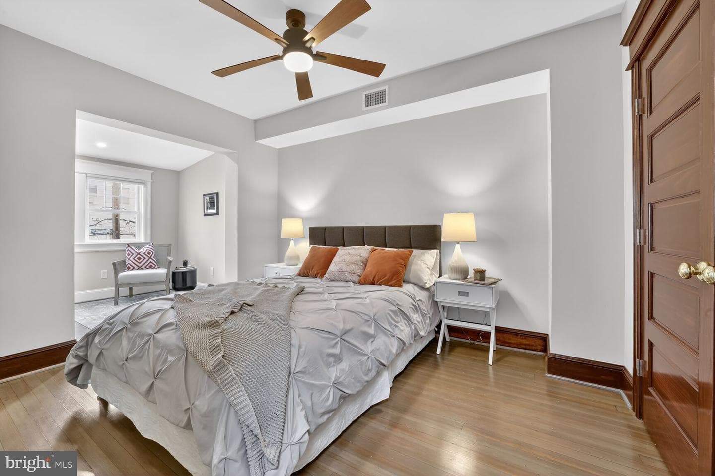 1242 Oates Street NE photo 4