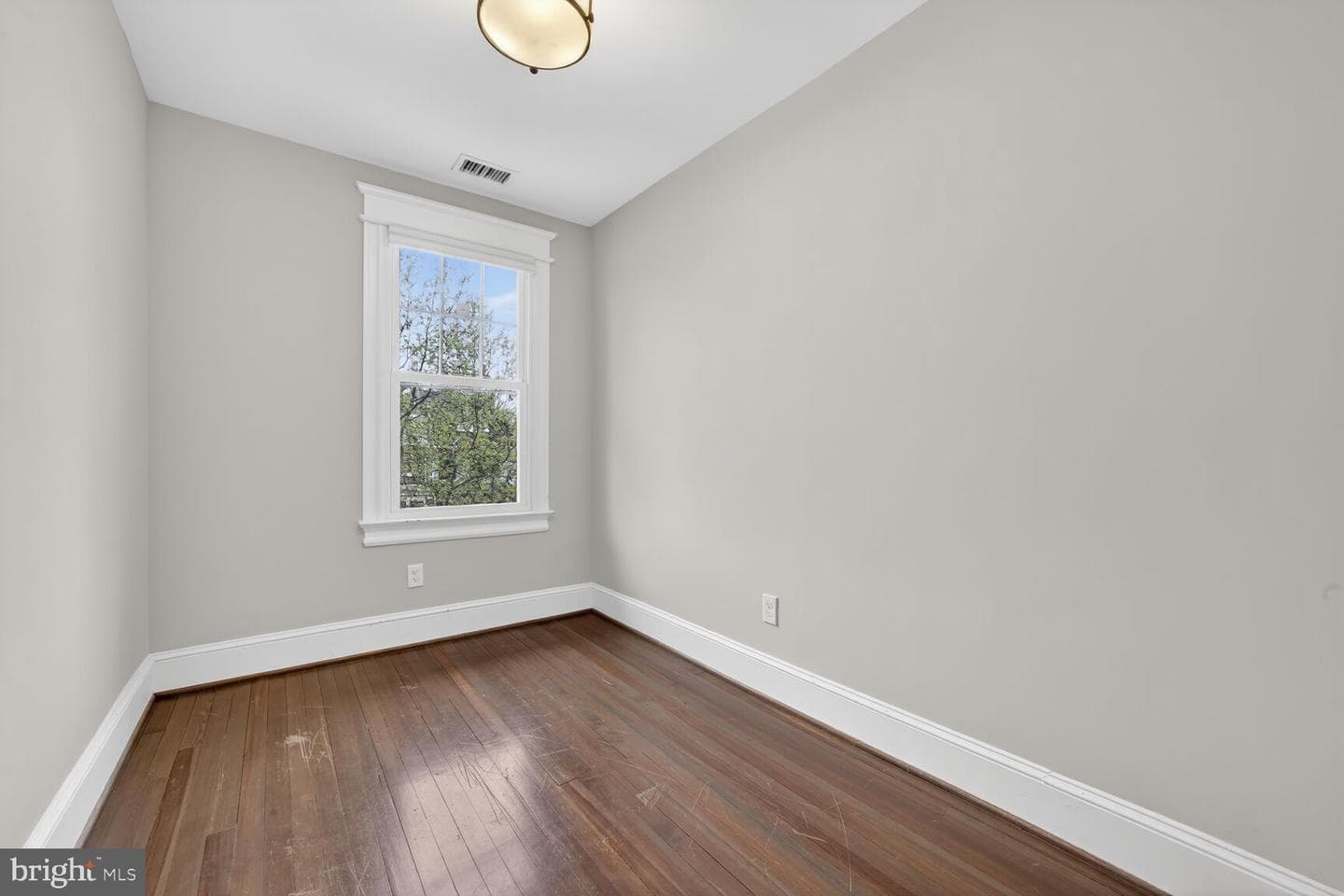 1242 Oates Street NE photo 7