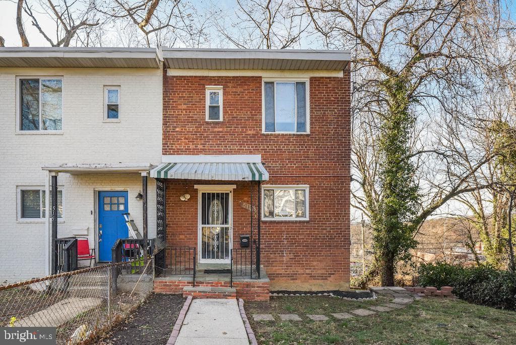513 Hilltop Terrace SE
