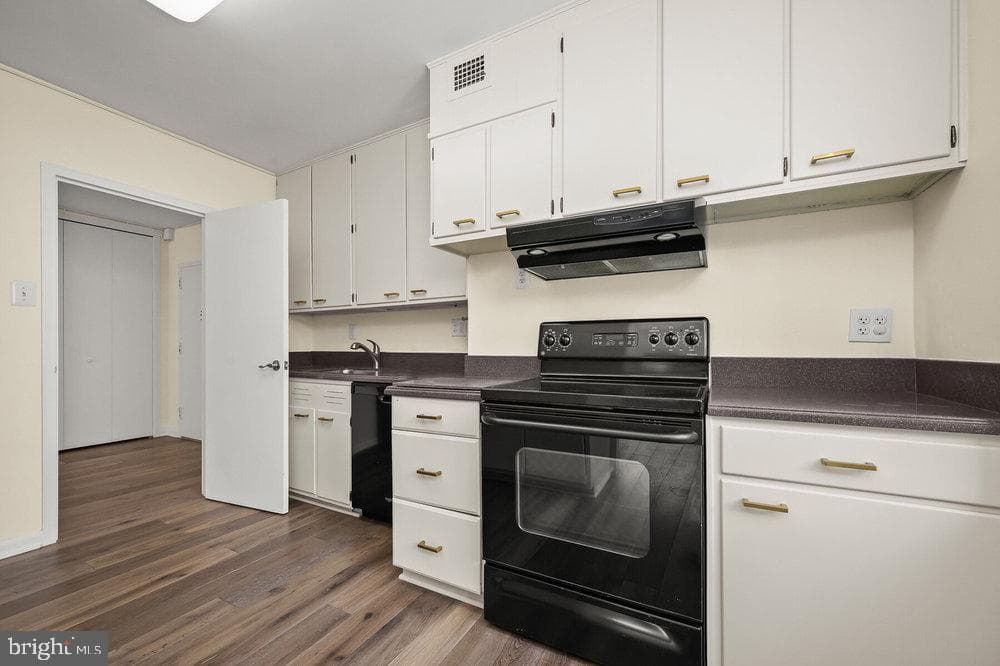 4101 Cathedral Avenue NW #910 photo 8