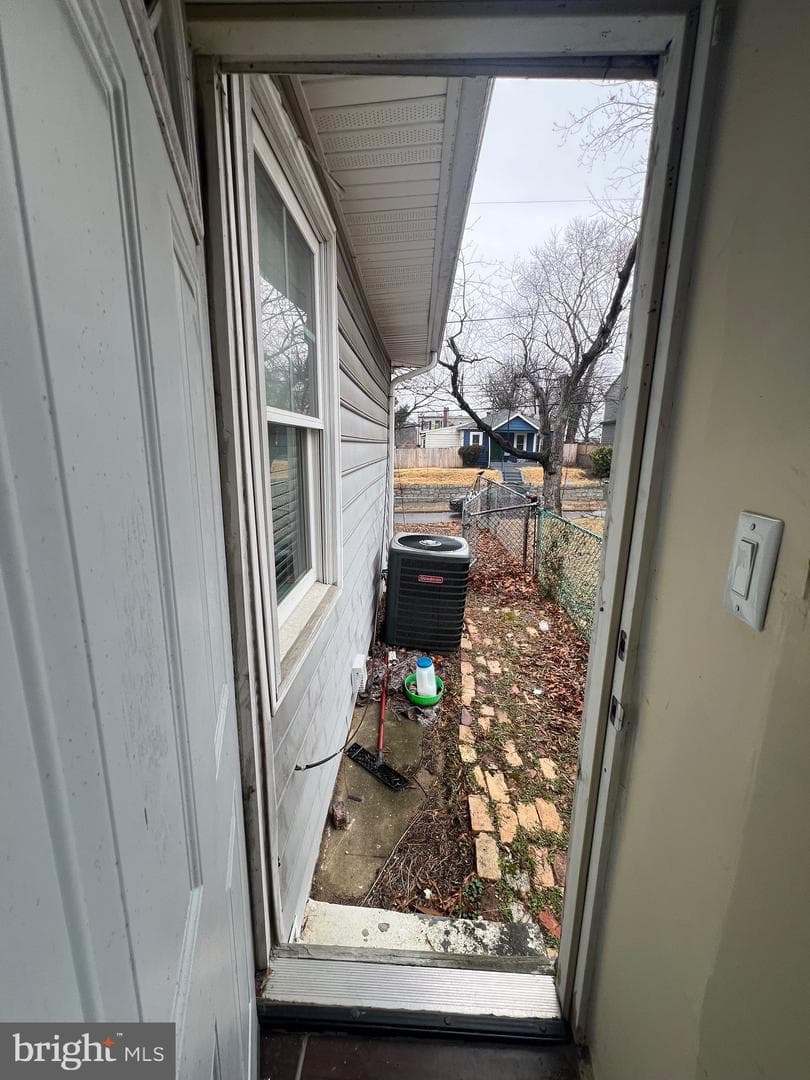 4243 Dix Street NE photo 23