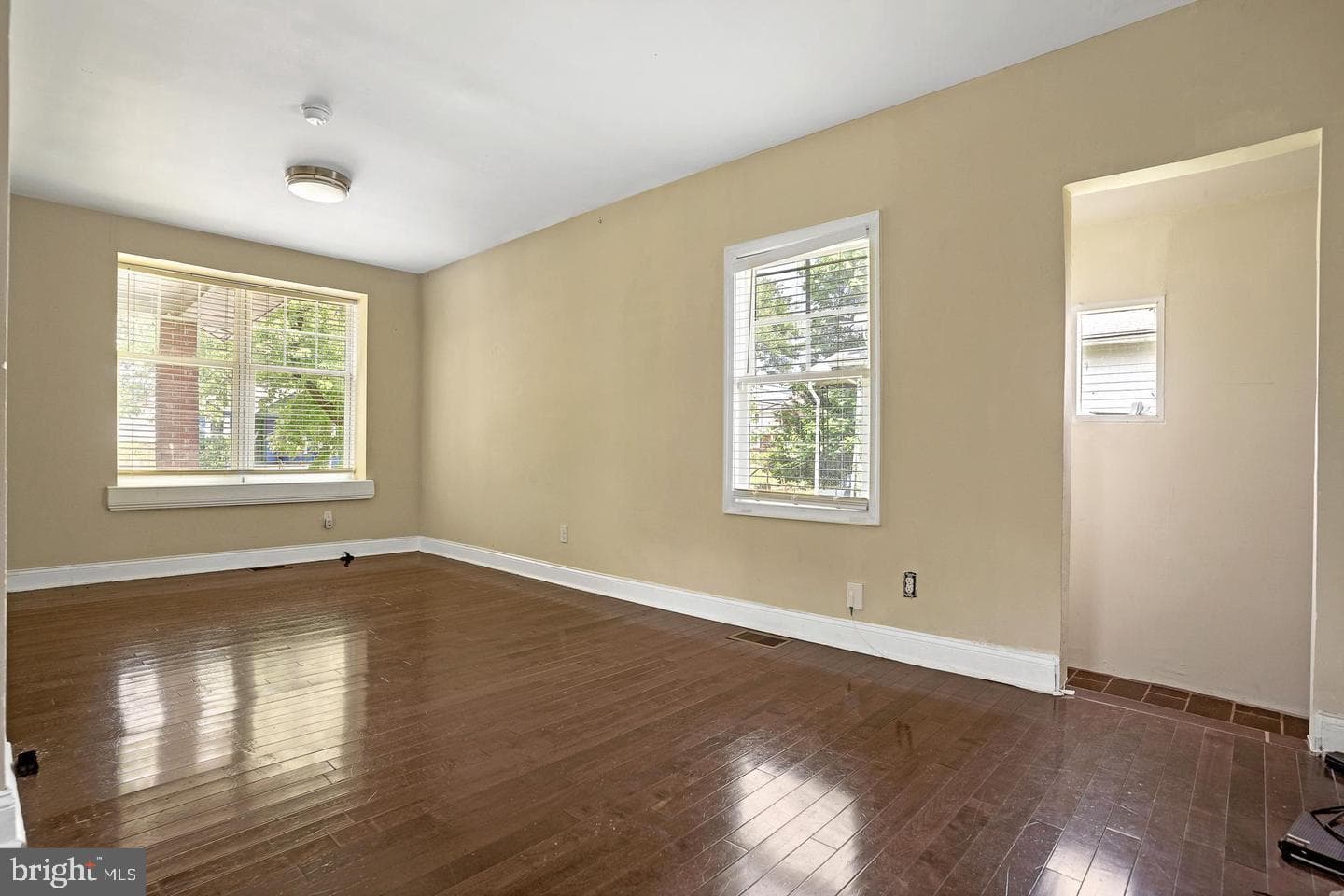 4243 Dix Street NE photo 38