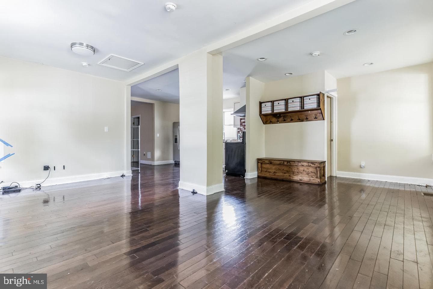4243 Dix Street NE photo 39