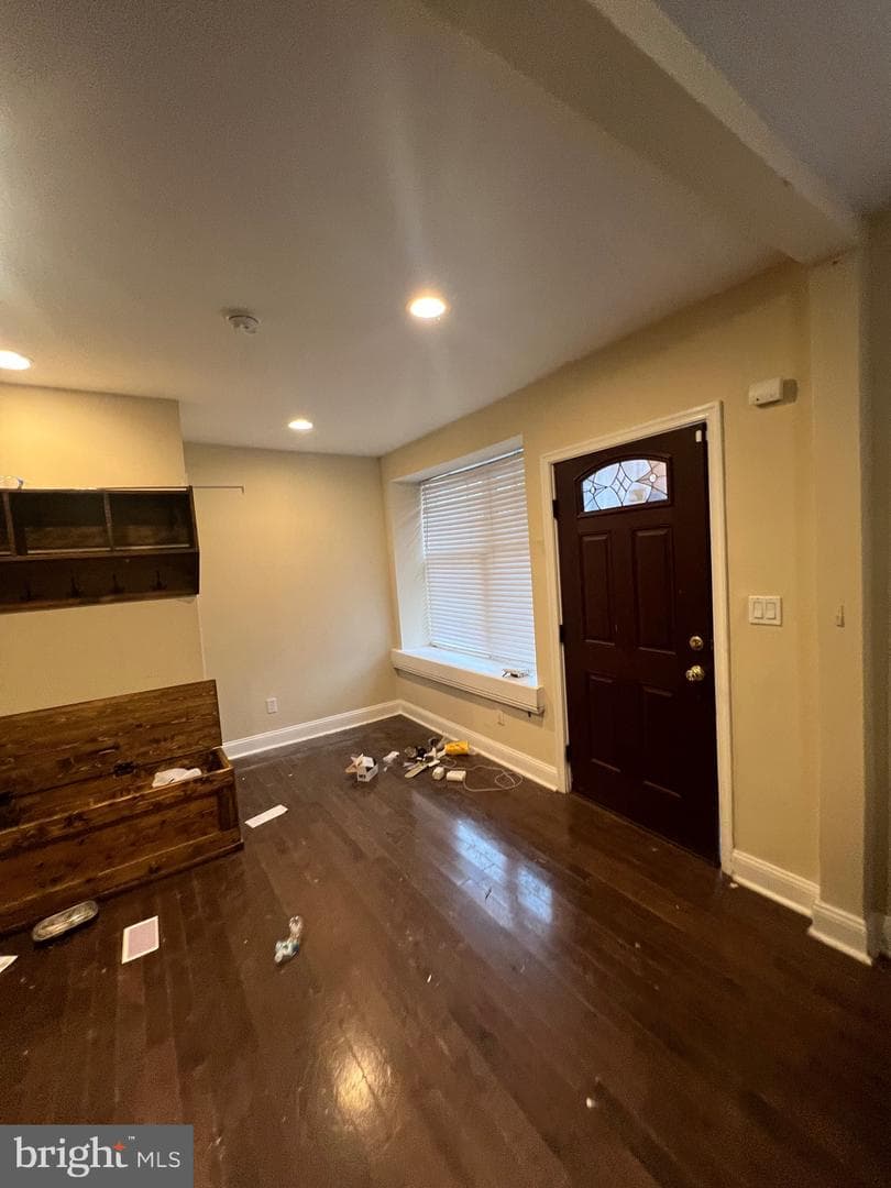 4243 Dix Street NE photo 4