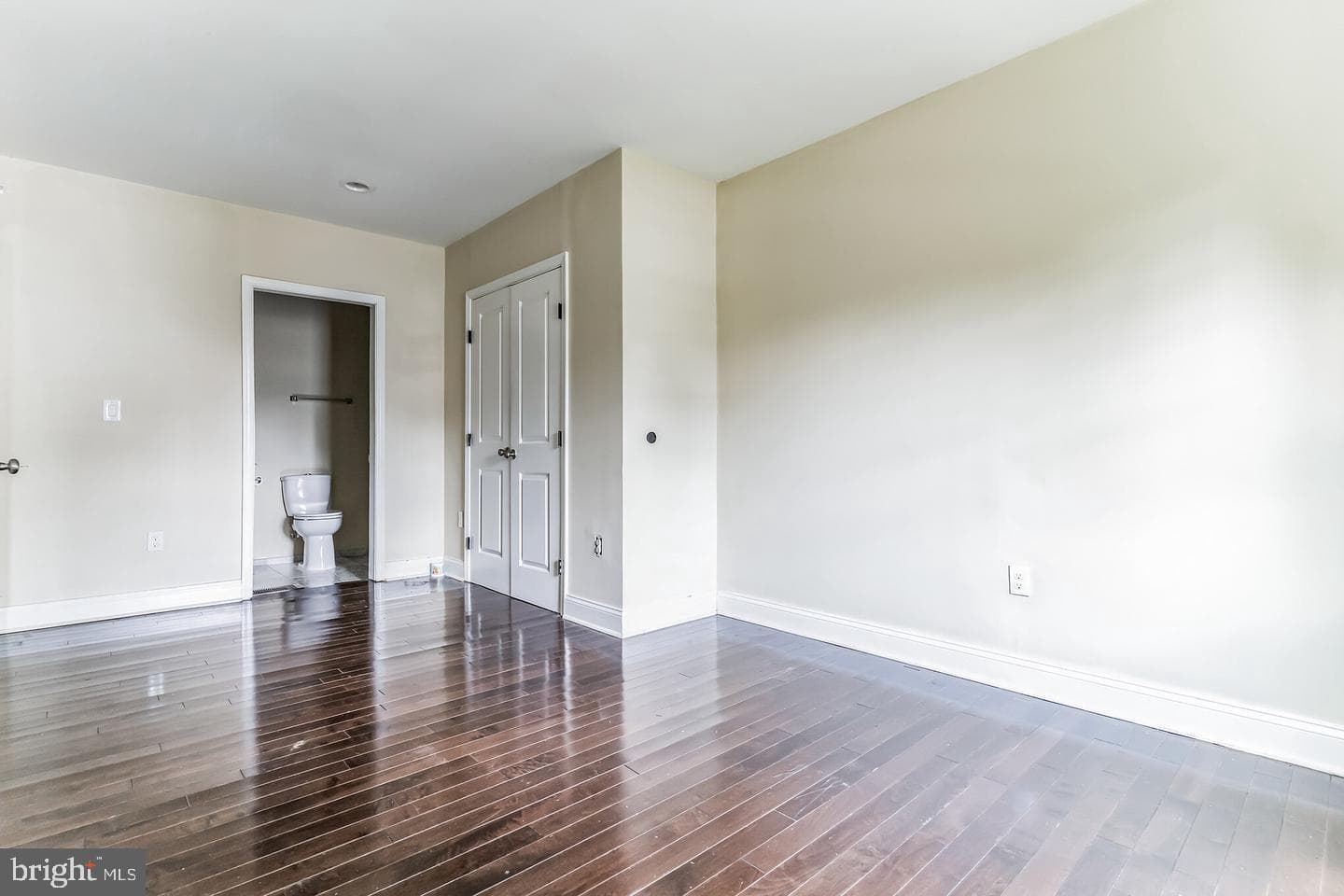 4243 Dix Street NE photo 42