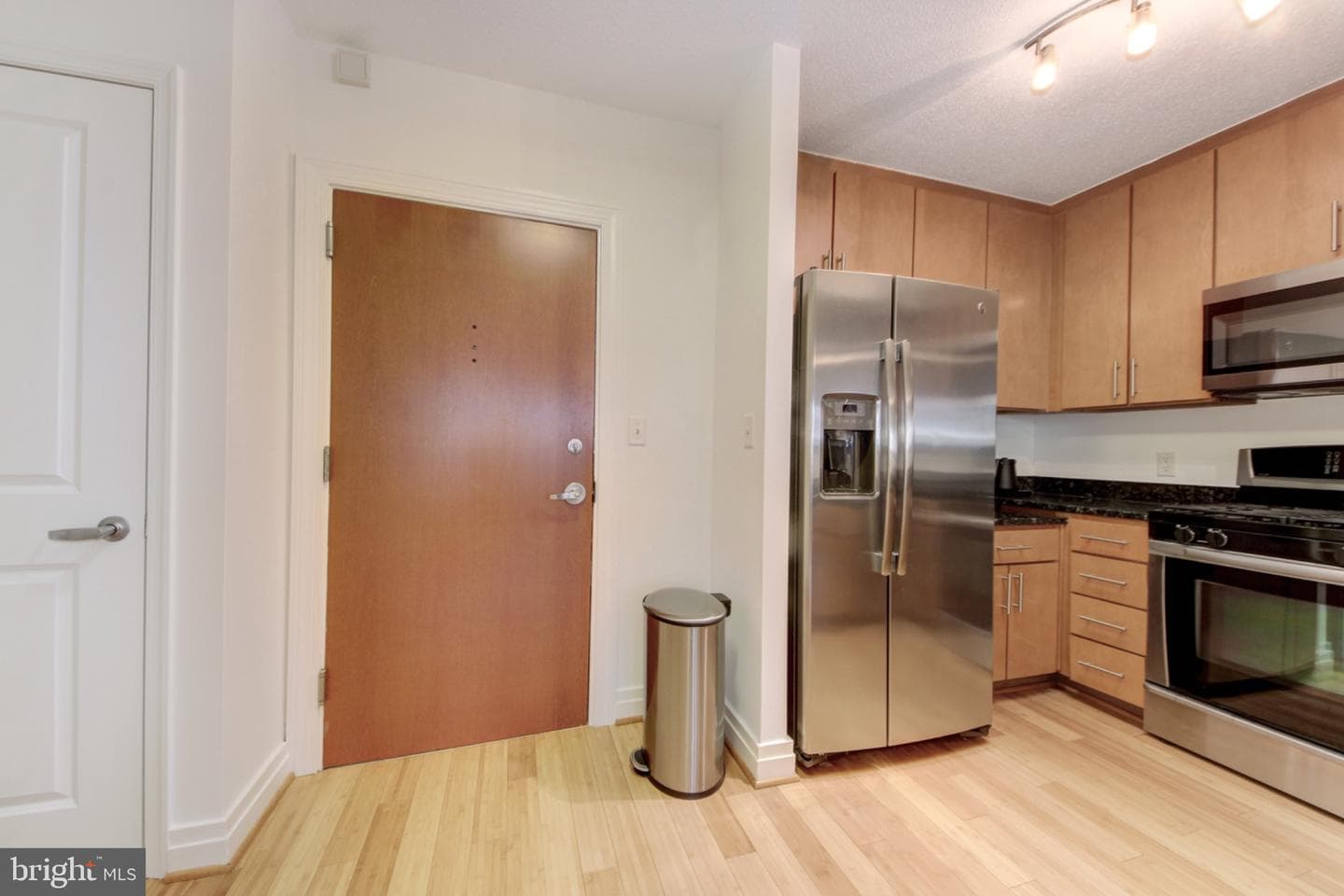 915 E Street NW #505 photo 4