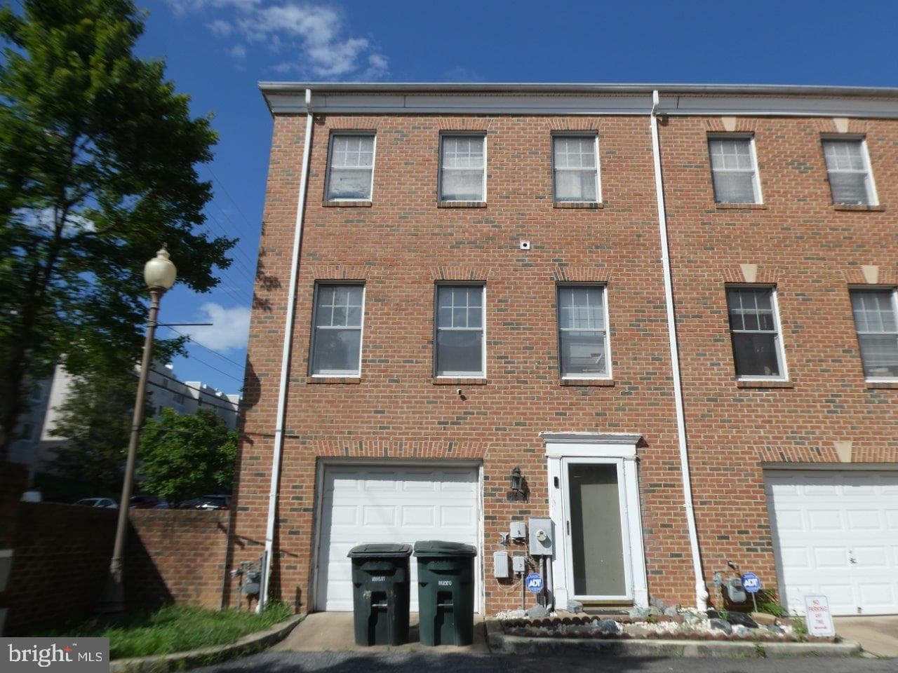 883 Barnaby Street SE, Washington
