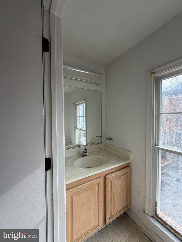 883 Barnaby Street SE photo 15