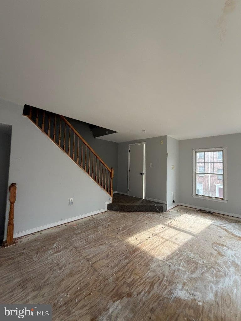 883 Barnaby Street SE photo 16