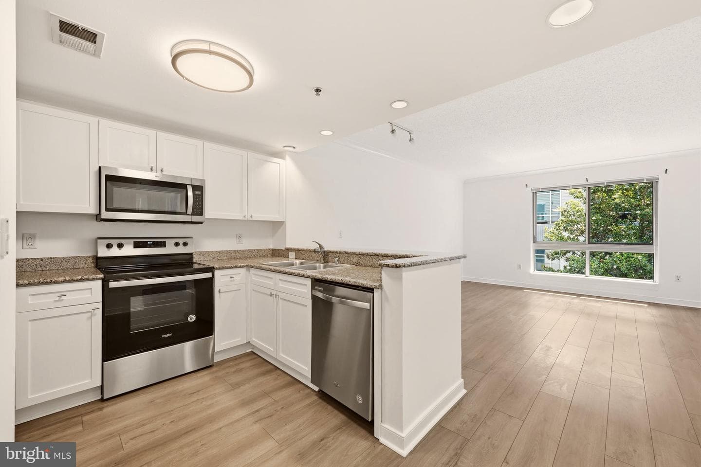 777 7th Street NW #1017 photo 9