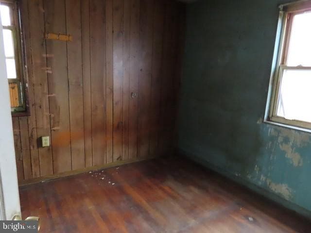 5733 2nd Street NE photo 8