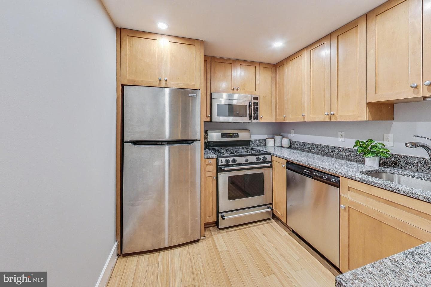 2328 Champlain Street NW #202 photo 13