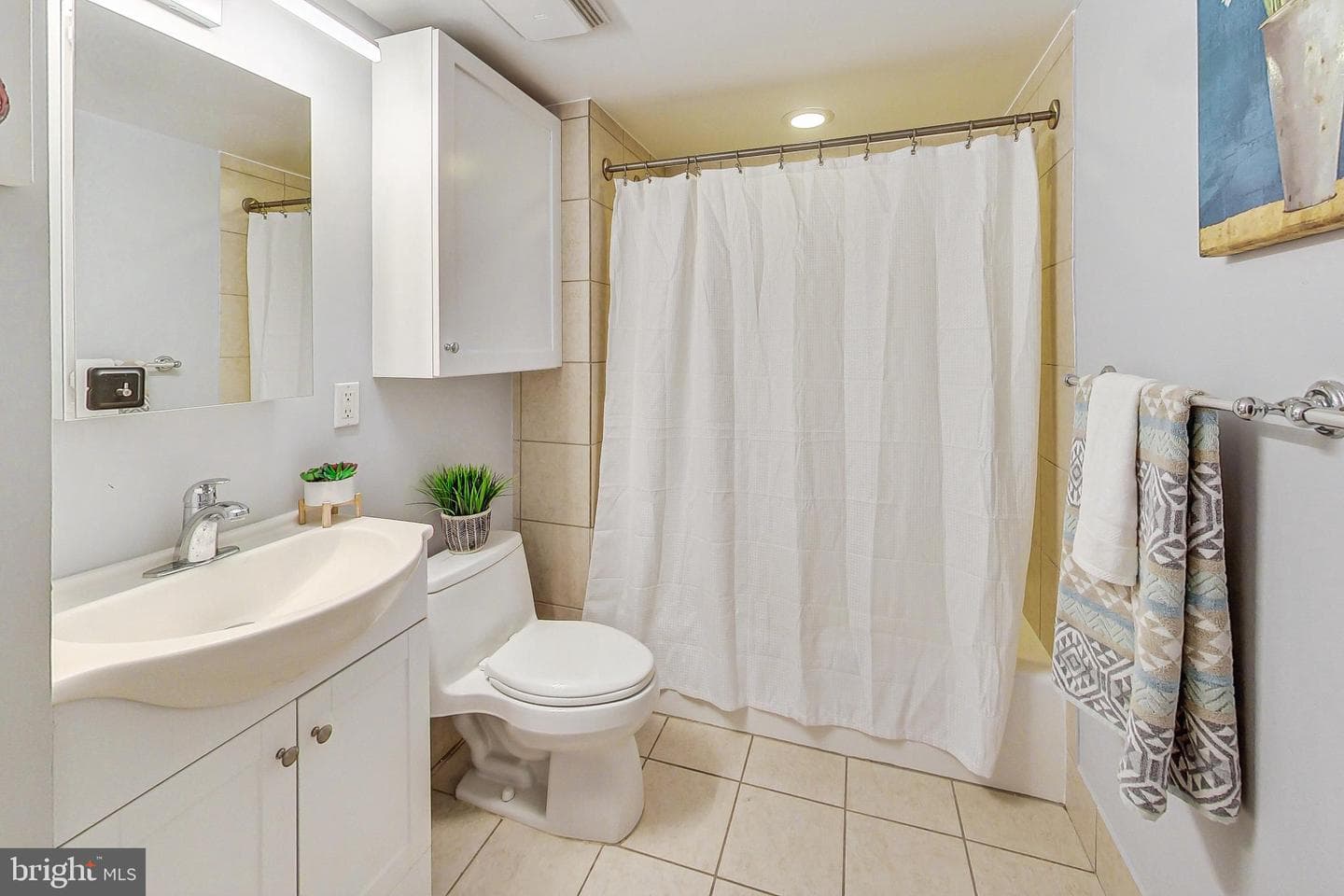 2328 Champlain Street NW #202 photo 18