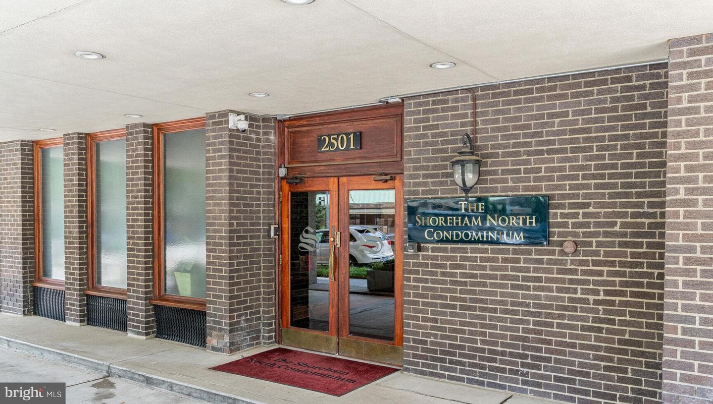 2501 Calvert Street NW #701 photo 3