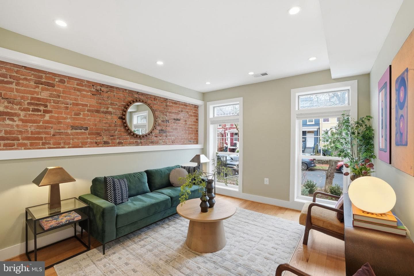 1604 D Street SE photo 3