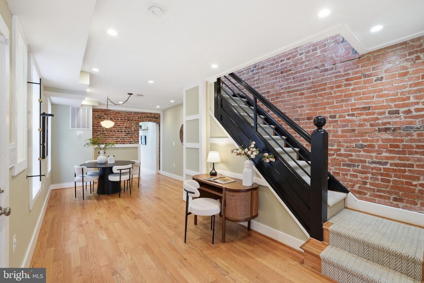 1604 D Street SE photo 8