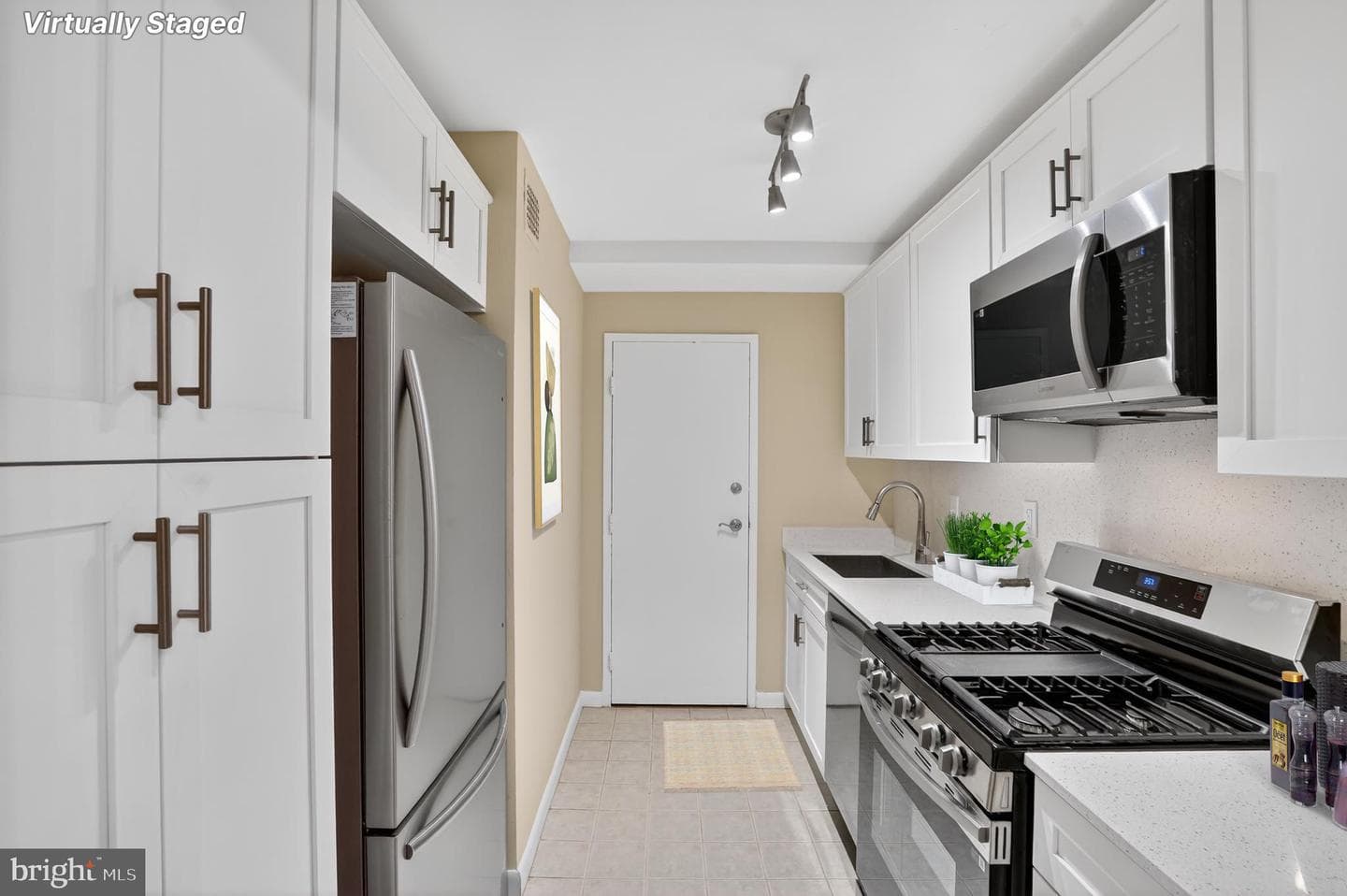 3900 Tunlaw Road NW #103 photo 10