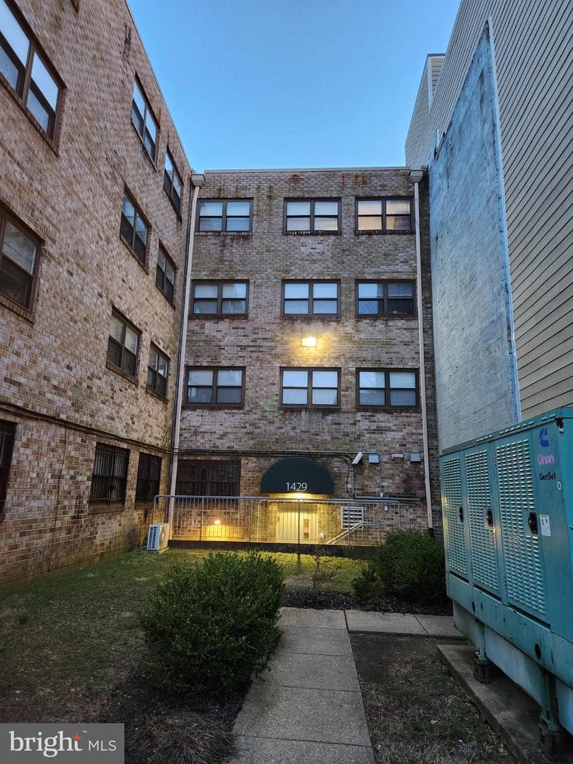 1429 Girard Street NW #205 photo 39