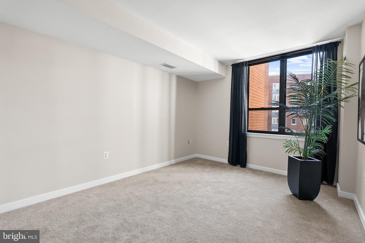 3883 Connecticut Avenue NW #303 photo 19