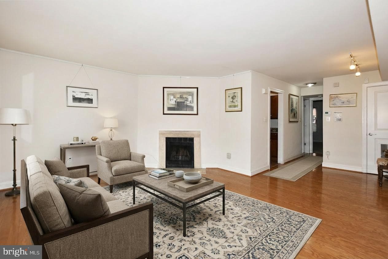 35 14th Street NE #35, Washington