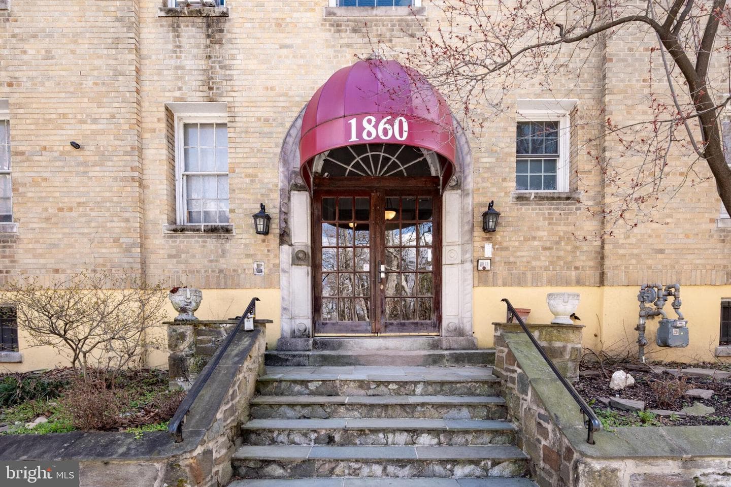 1860 Clydesdale Place NW #105 photo 54